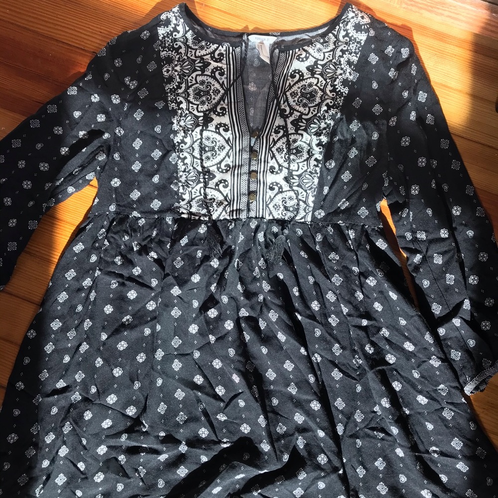 Forever 21 Midi Long Sleeve Dress